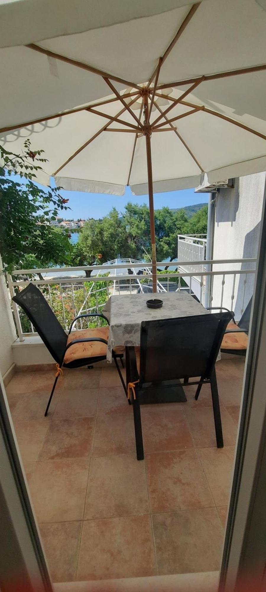 Apartments Ana Bilota Seget Vranjica Bagian luar foto