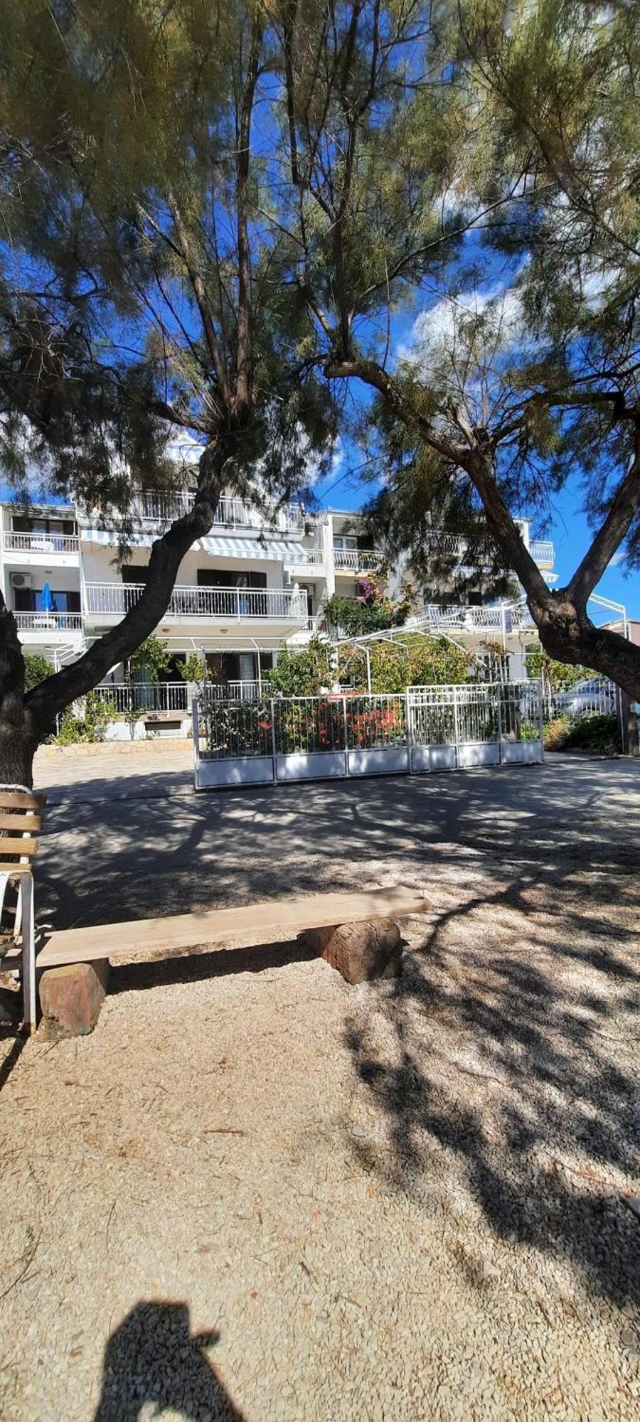 Apartments Ana Bilota Seget Vranjica Bagian luar foto