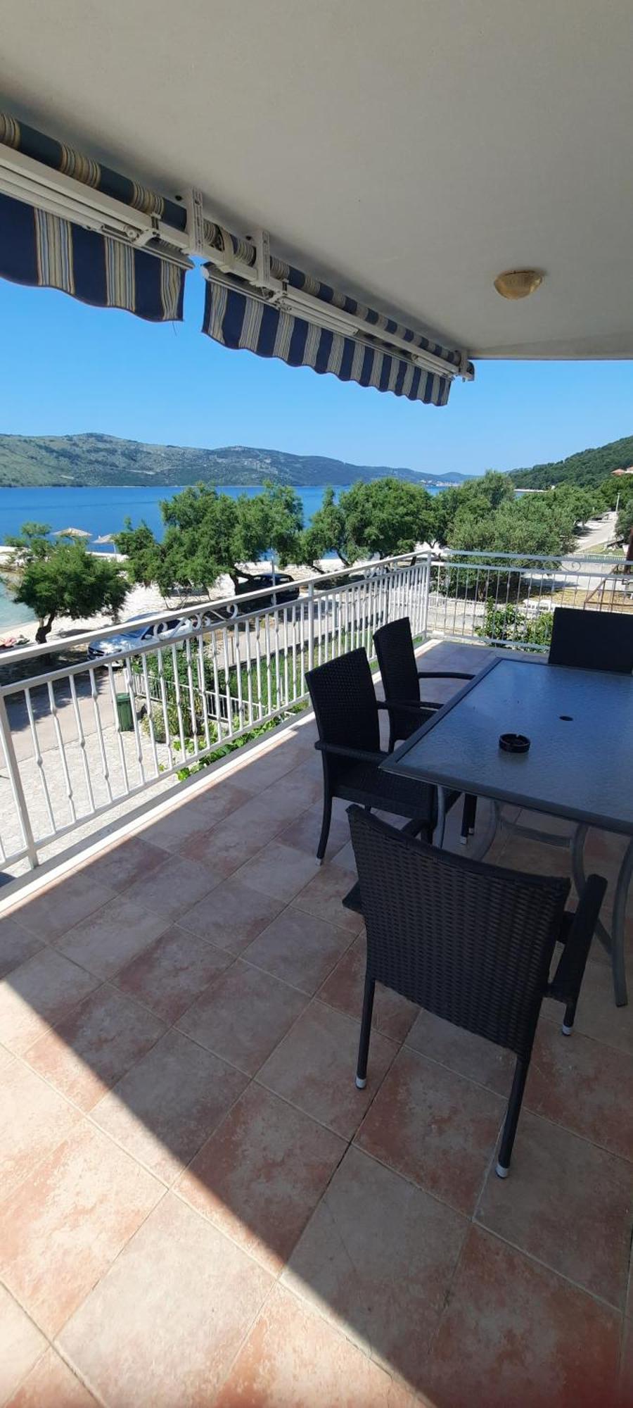 Apartments Ana Bilota Seget Vranjica Bagian luar foto