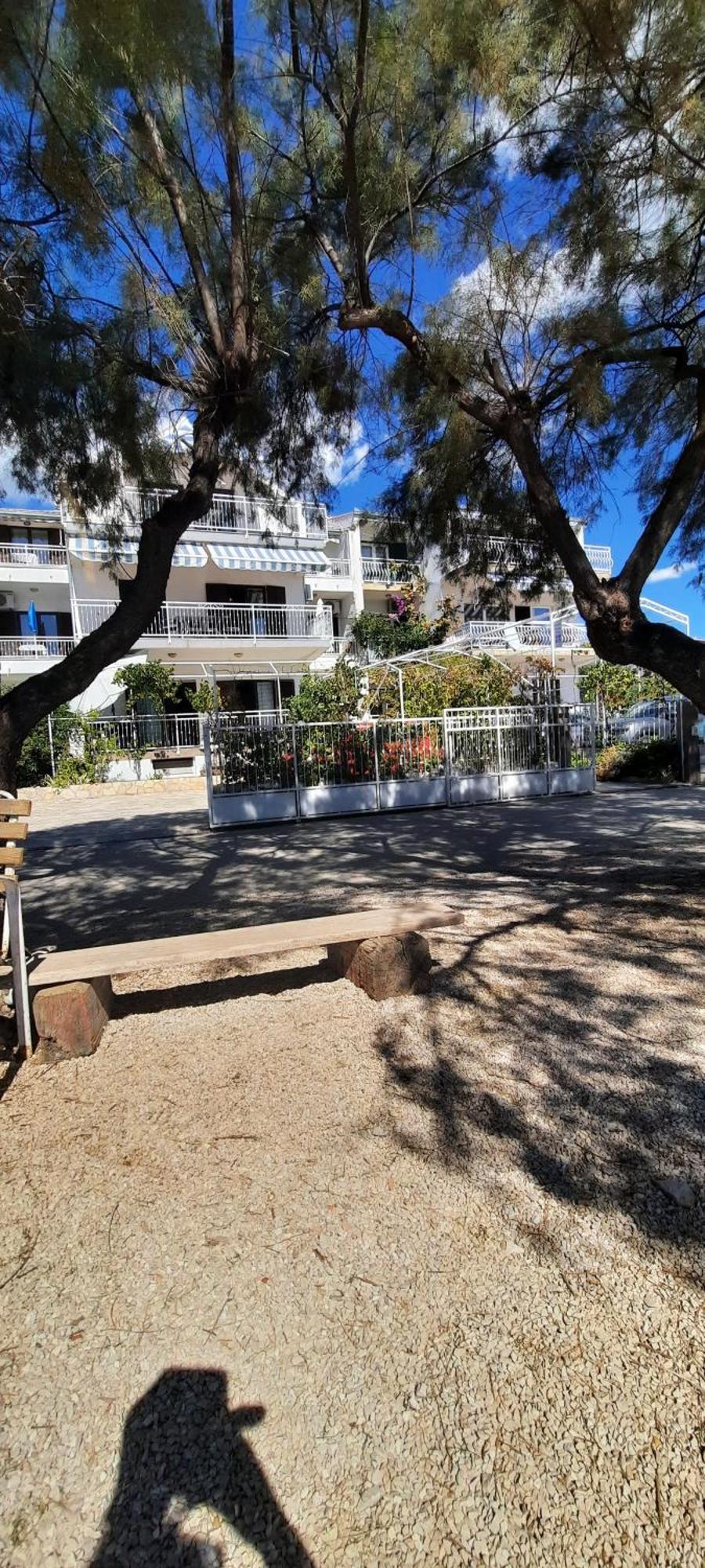 Apartments Ana Bilota Seget Vranjica Bagian luar foto