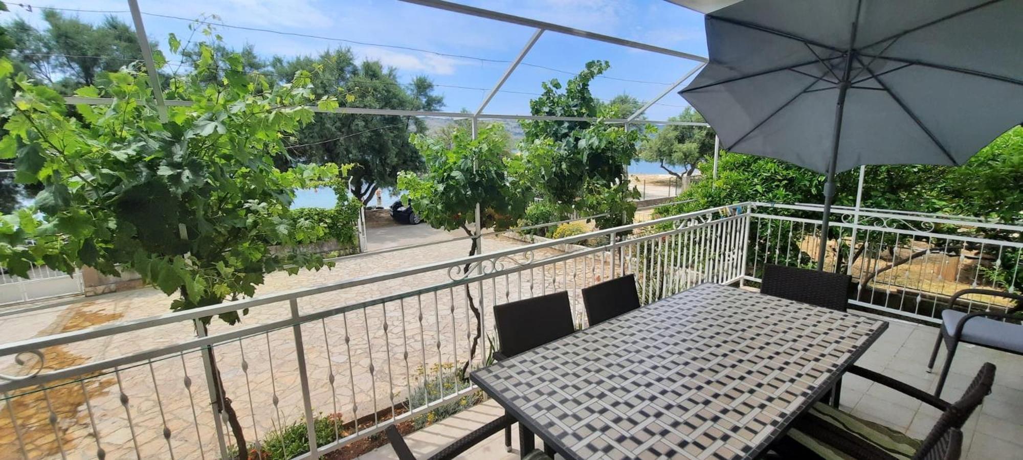 Apartments Ana Bilota Seget Vranjica Bagian luar foto