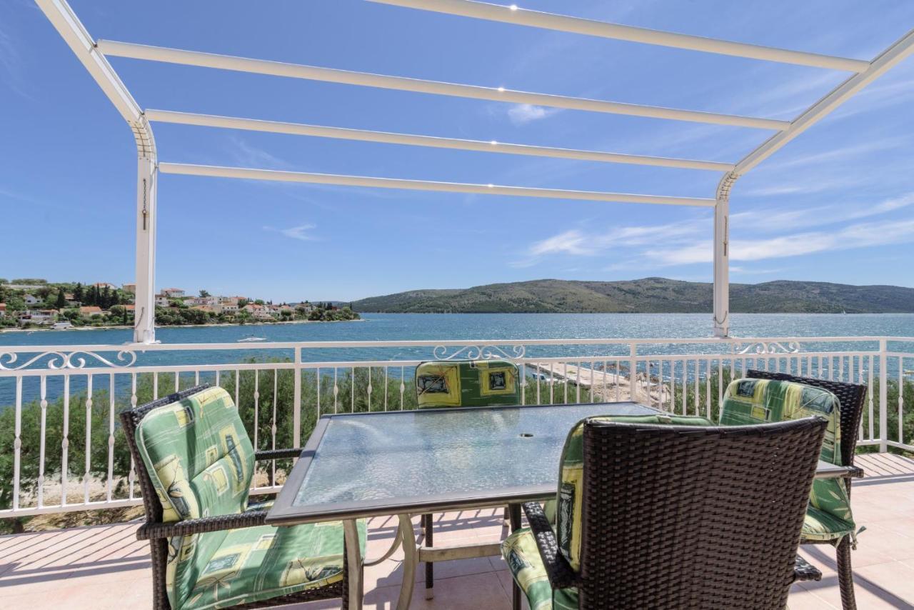Apartments Ana Bilota Seget Vranjica Bagian luar foto
