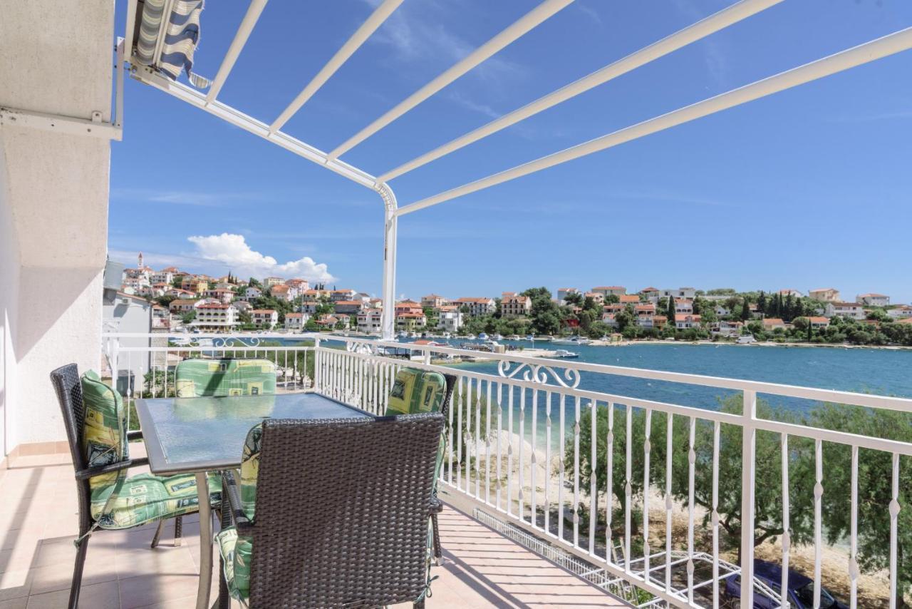 Apartments Ana Bilota Seget Vranjica Bagian luar foto