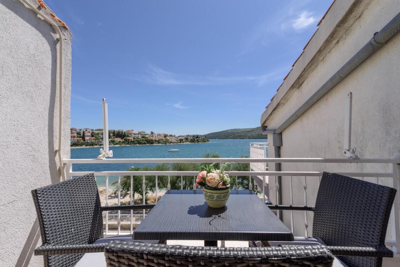 Apartments Ana Bilota Seget Vranjica Bagian luar foto